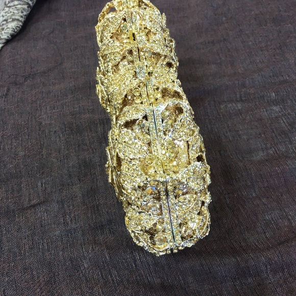 🌹Rose Evening Bag - Gold Tone w/ Gold Crystals🌹 - Picture 3 of 4